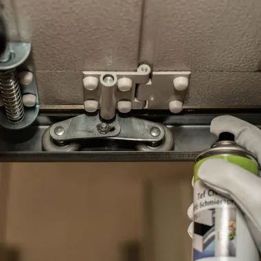 Puertas de Garaje Enrollables – Reparación e Instalación Lubricacion y Ajustes Generales Puertas de Garaje Enrollables - Puertas de Garaje Enrollables – Reparación e Instalación