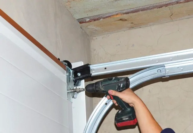 Reparamospuertasdegaraje repair - Nuestros Trabajos