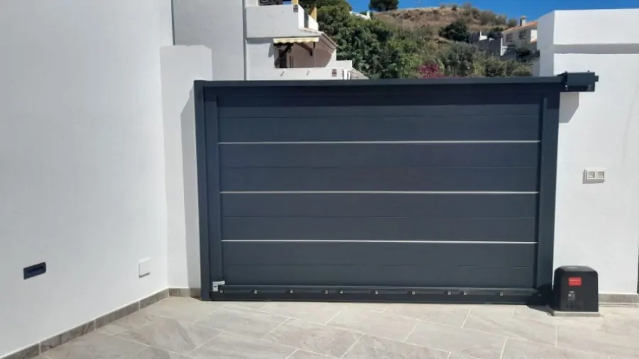 Que empresa ofrece el mejor mantenimiento puertas de garaje correderas - &iquest;Qu&eacute; empresa ofrece el mejor mantenimiento para puertas de garaje correderas?