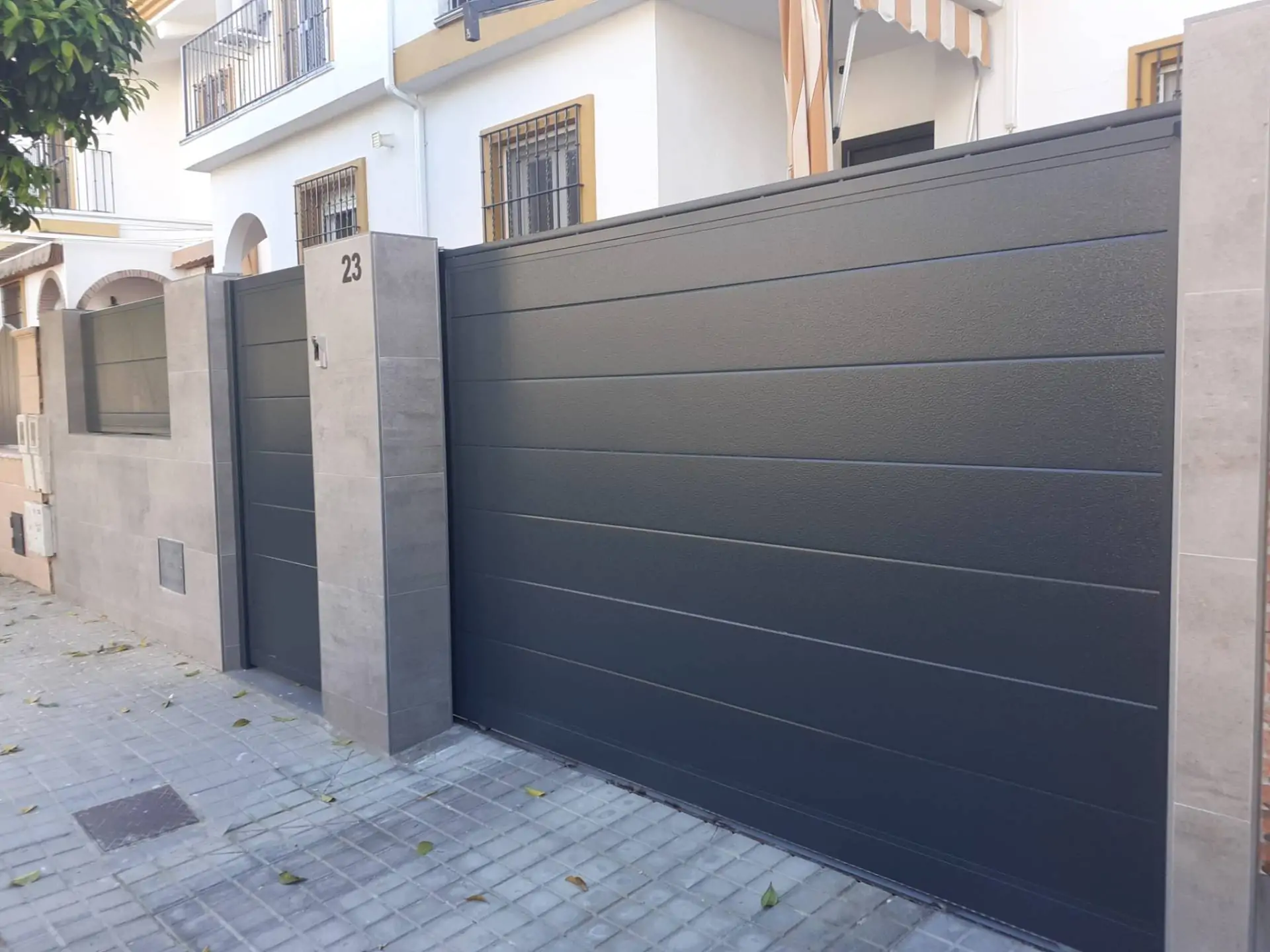 Que empresa ofrece mejor mantenimiento para puertas de garaje correderas - &iquest;Qu&eacute; empresa ofrece el mejor mantenimiento para puertas de garaje correderas?