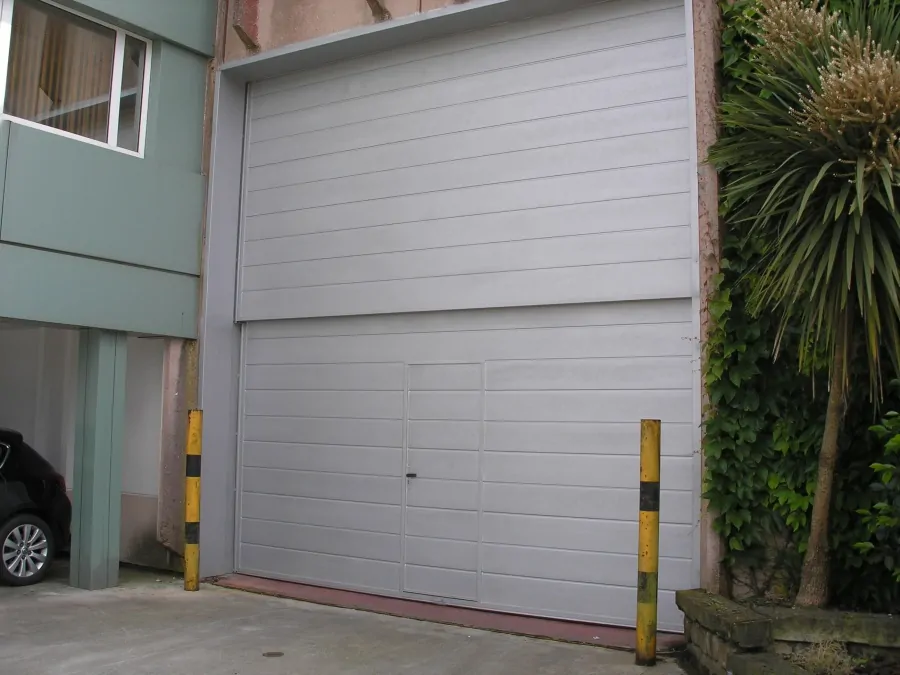 Que empresas ofrecen el servicio de motorizacion de puertas de garaje Barcelona - &iquest;Qu&eacute; empresas ofrecen el servicio de motorizaci&oacute;n de puertas de garaje en Barcelona?