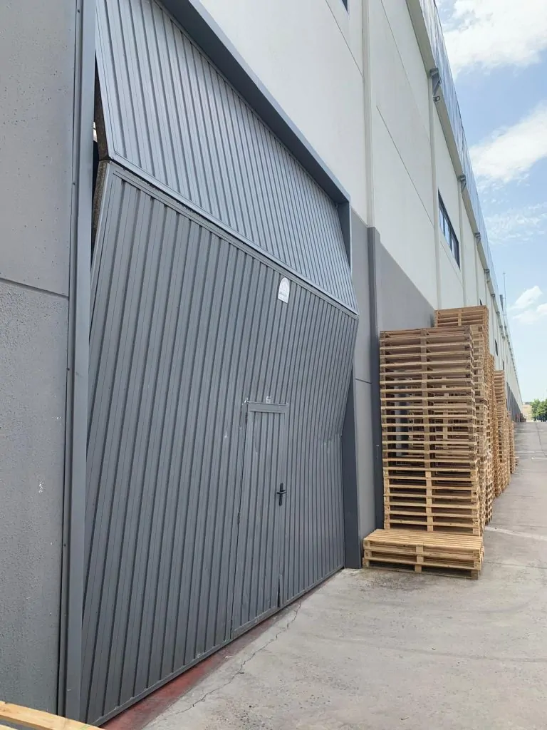 Que servicios de mantenimiento son mas recomendados para puertas de garaje basculantes - &iquest;Qu&eacute; servicios de mantenimiento son m&aacute;s recomendados para puertas de garaje basculantes?